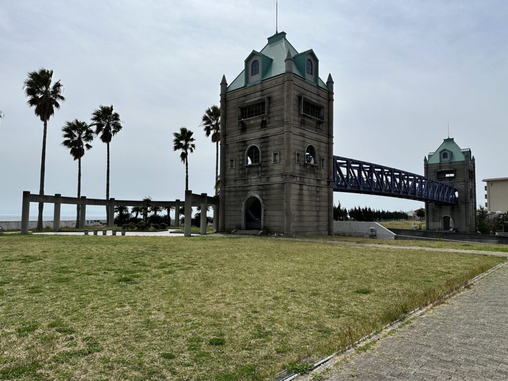 浦海浜公園にあるサンシャインブリッジ