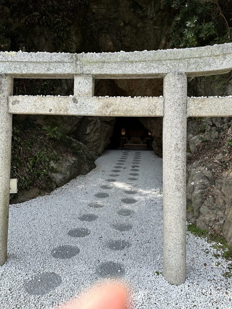 安乎岩戸信龍神社