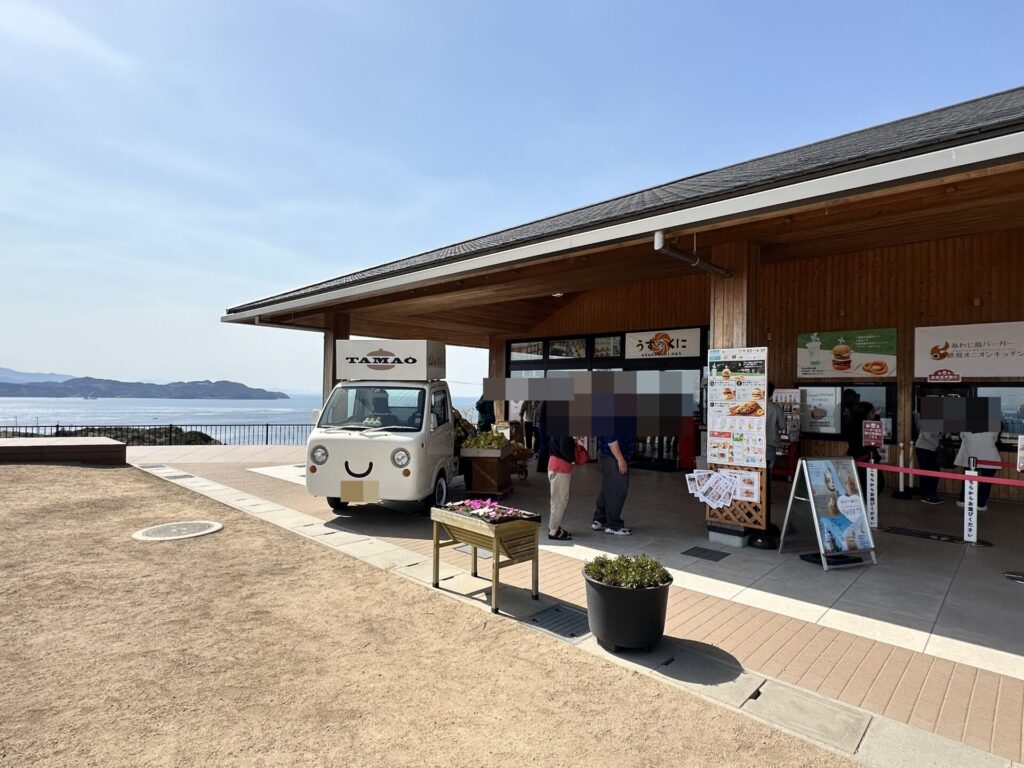 道の駅うずしおinうずまちテラスのお土産屋さんとハンバーガーショップ